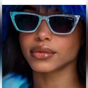 Quay Australia The Kween In Silver Smoke New